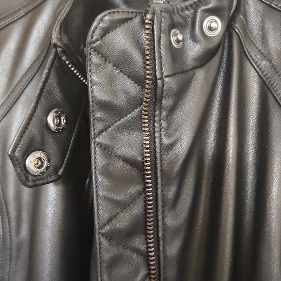 Women's Banana Republic Moto Style Vegan Jacket Size Small - Picture 3 of 7